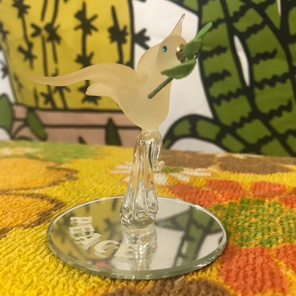 Dove 🕊 peace glass trinket